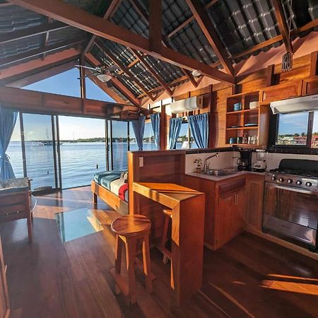 Barrbra Bnb Over The Sea Бокас Екстер'єр фото